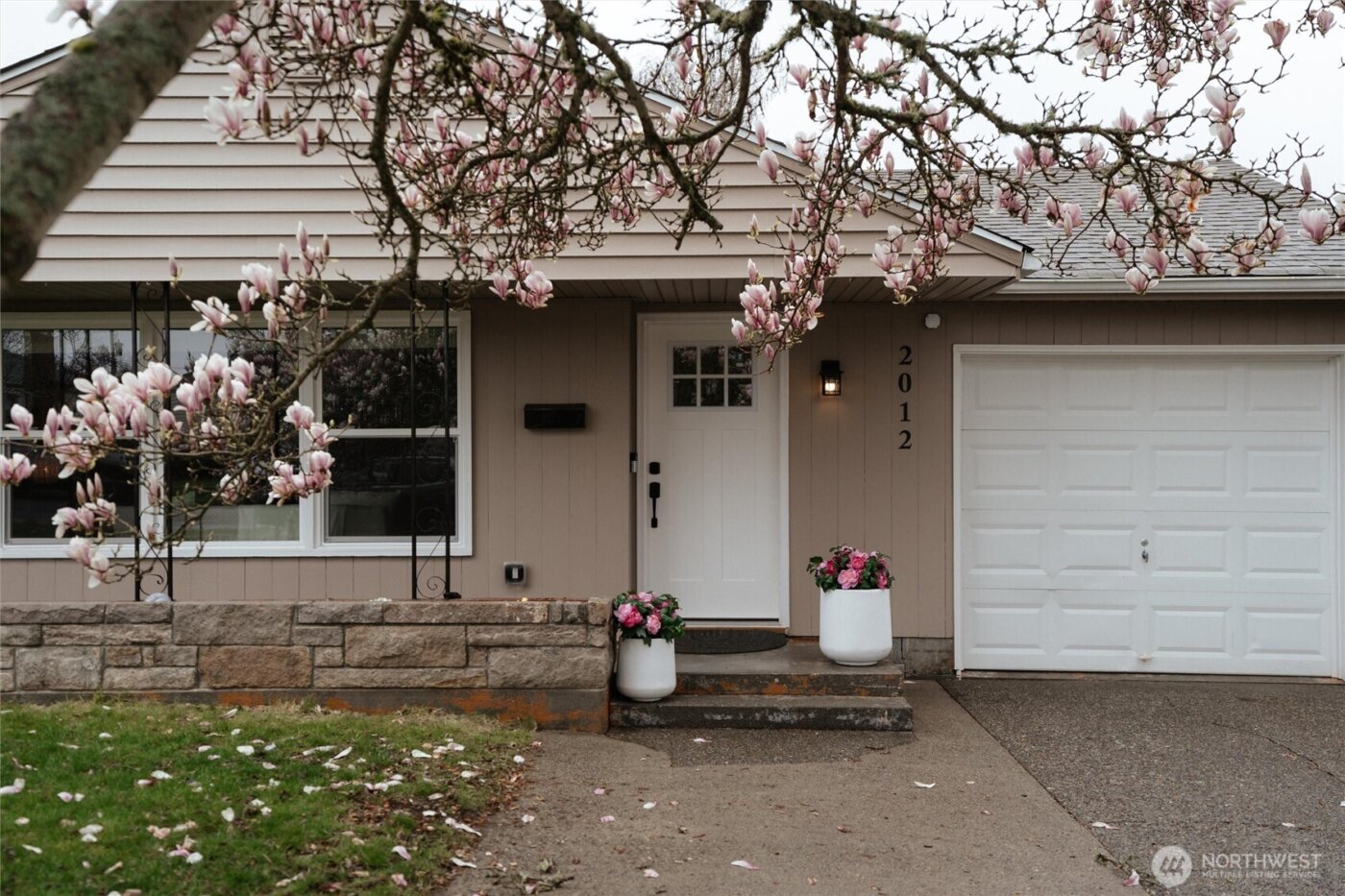 2012 Nipsic Avenue , Bremerton, WA 98310