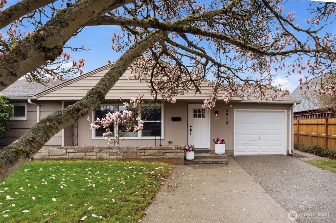 2012 Nipsic Avenue , Bremerton, WA 98310