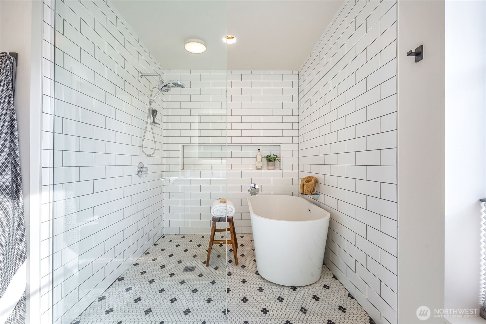 4566 Flying Goat Avenue NE #C220, Bainbridge Island, WA 98110