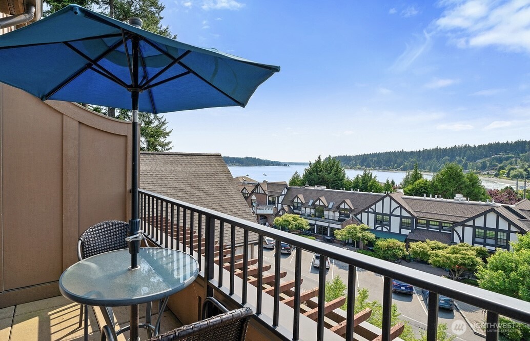 4566 Flying Goat Avenue NE #C220, Bainbridge Island, WA 98110