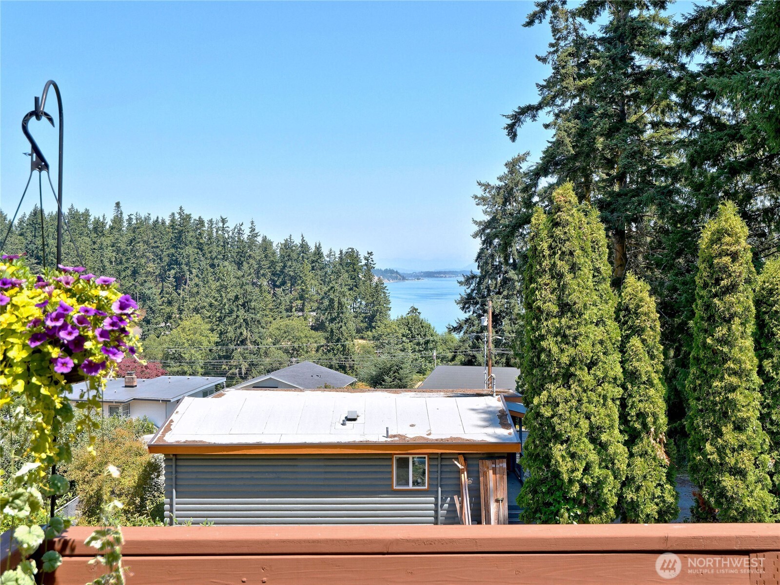 1273 SE Camano Drive , Camano Island, WA 98282