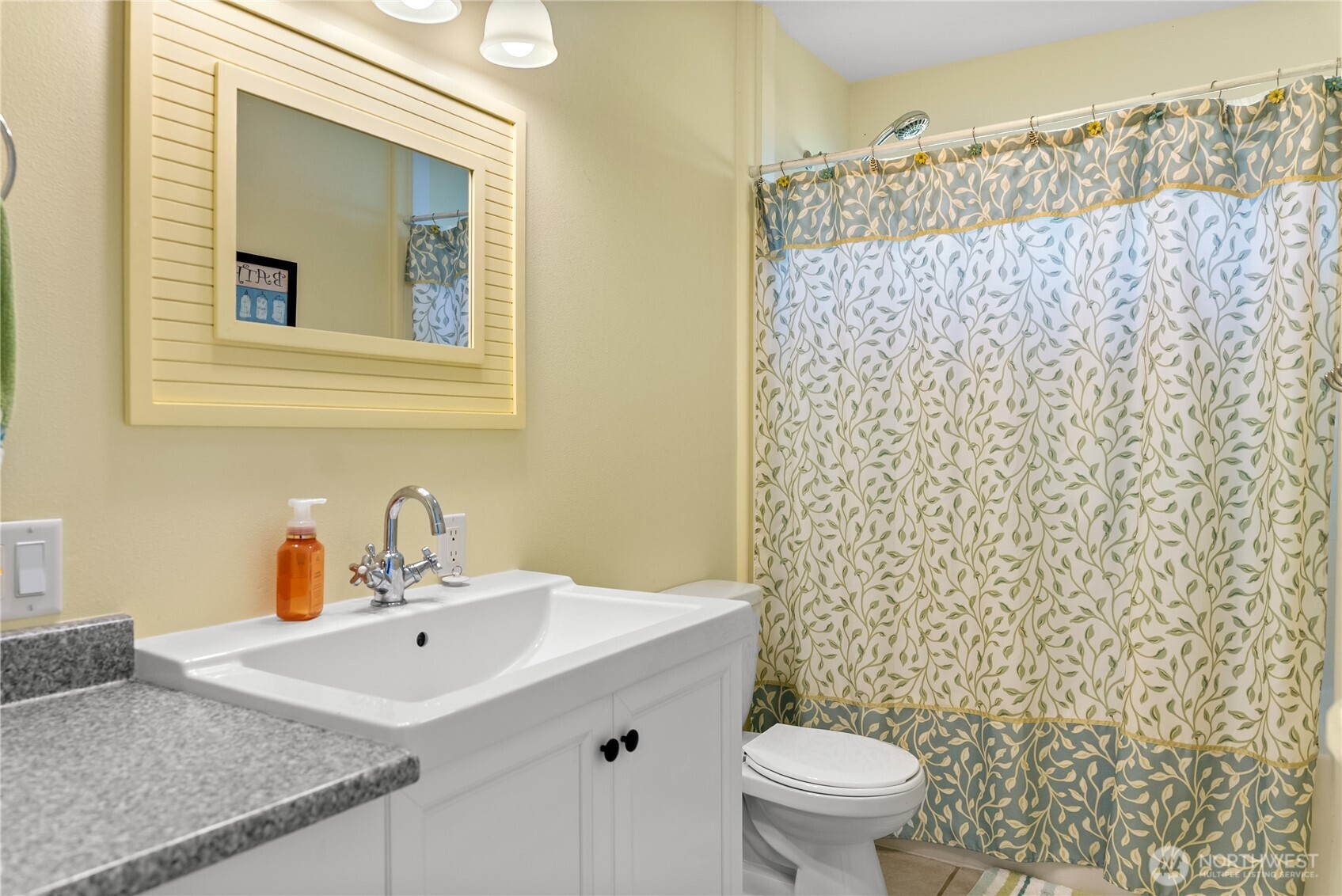 72 Boundary Point Road , Oroville, WA 98844