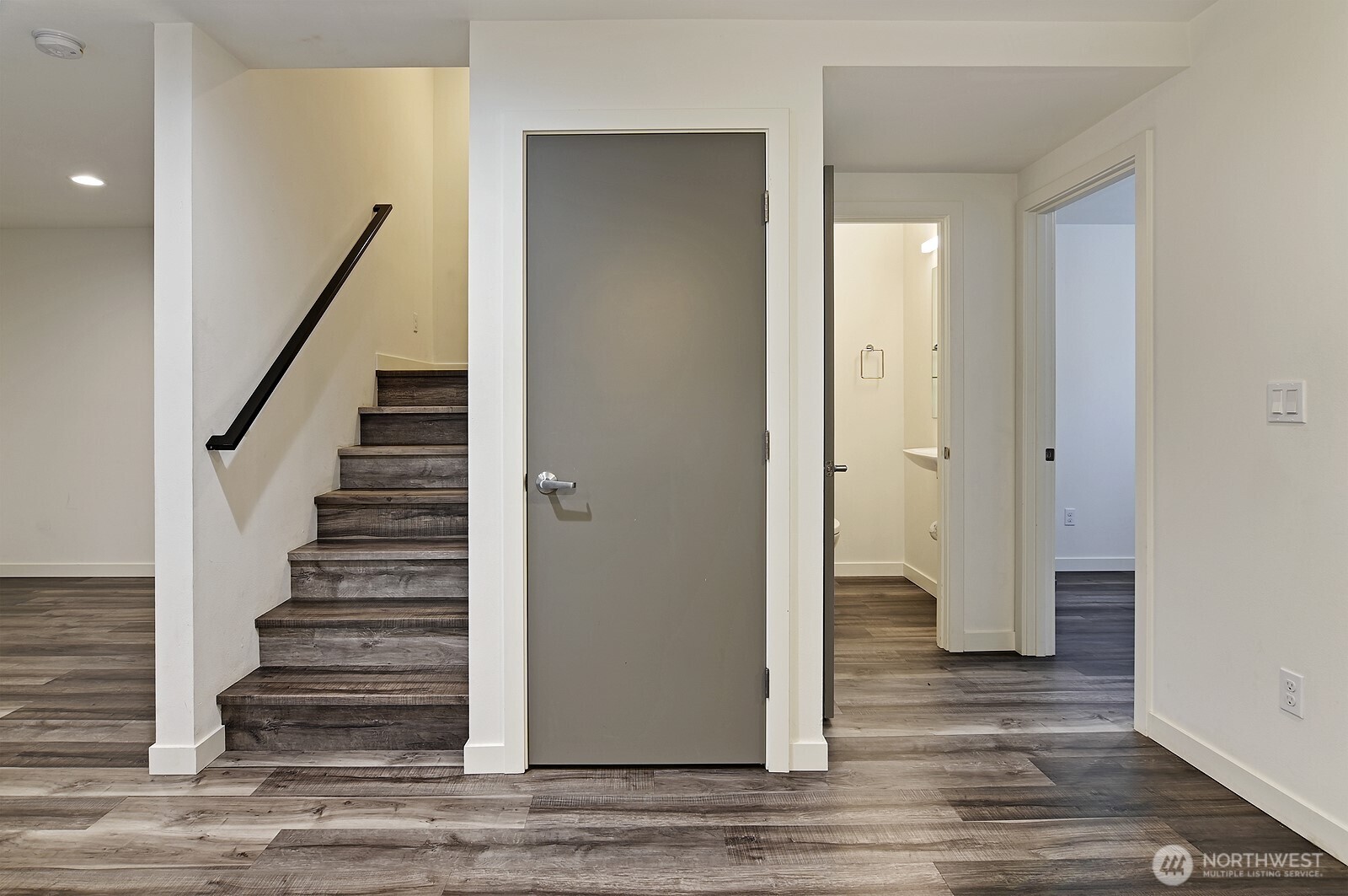 4709 B 8th Avenue NE, Seattle, WA 98105