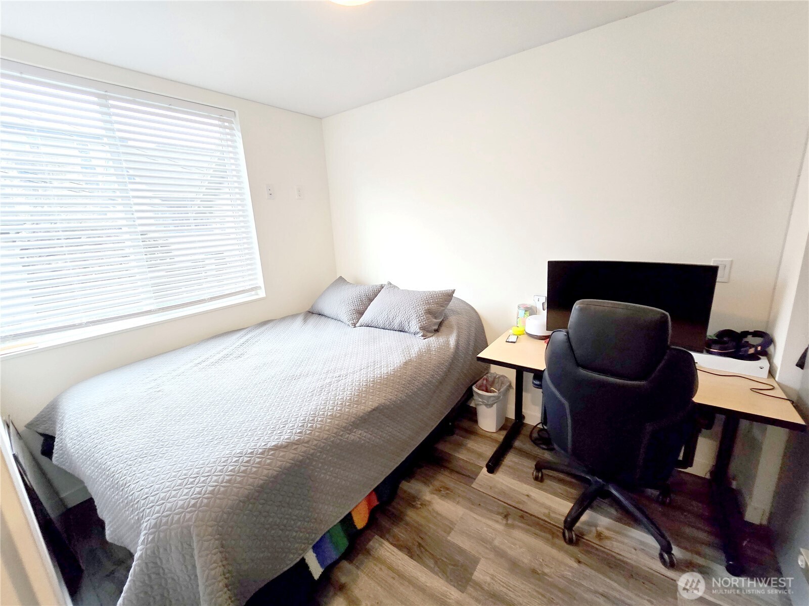 4709 B 8th Avenue NE, Seattle, WA 98105