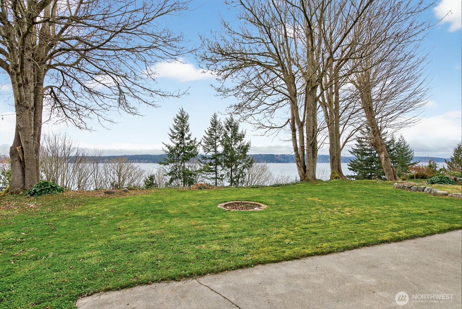 2945 Janet Avenue , Camano Island, WA 98282