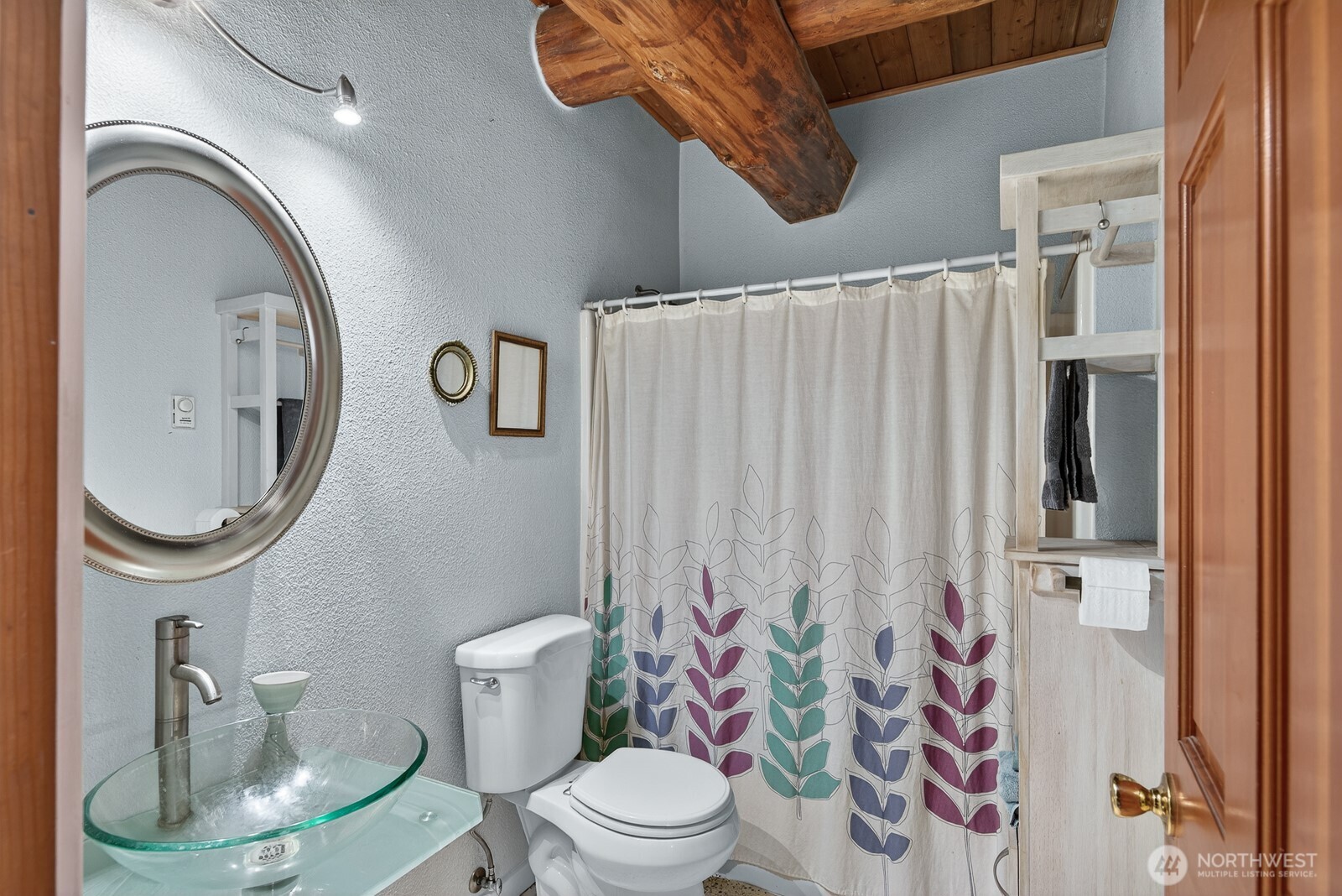 2945 Janet Avenue , Camano Island, WA 98282