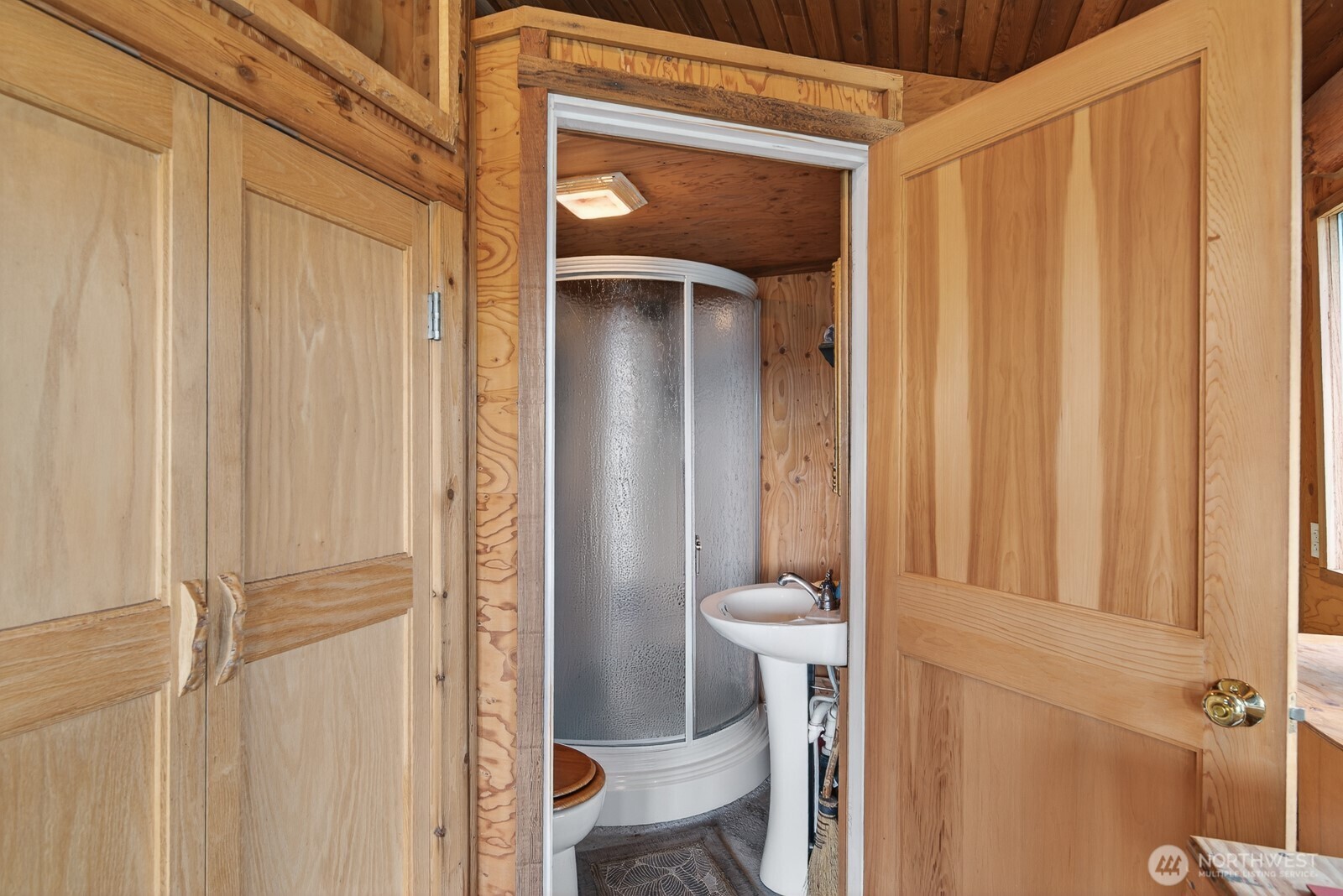 2945 Janet Avenue , Camano Island, WA 98282