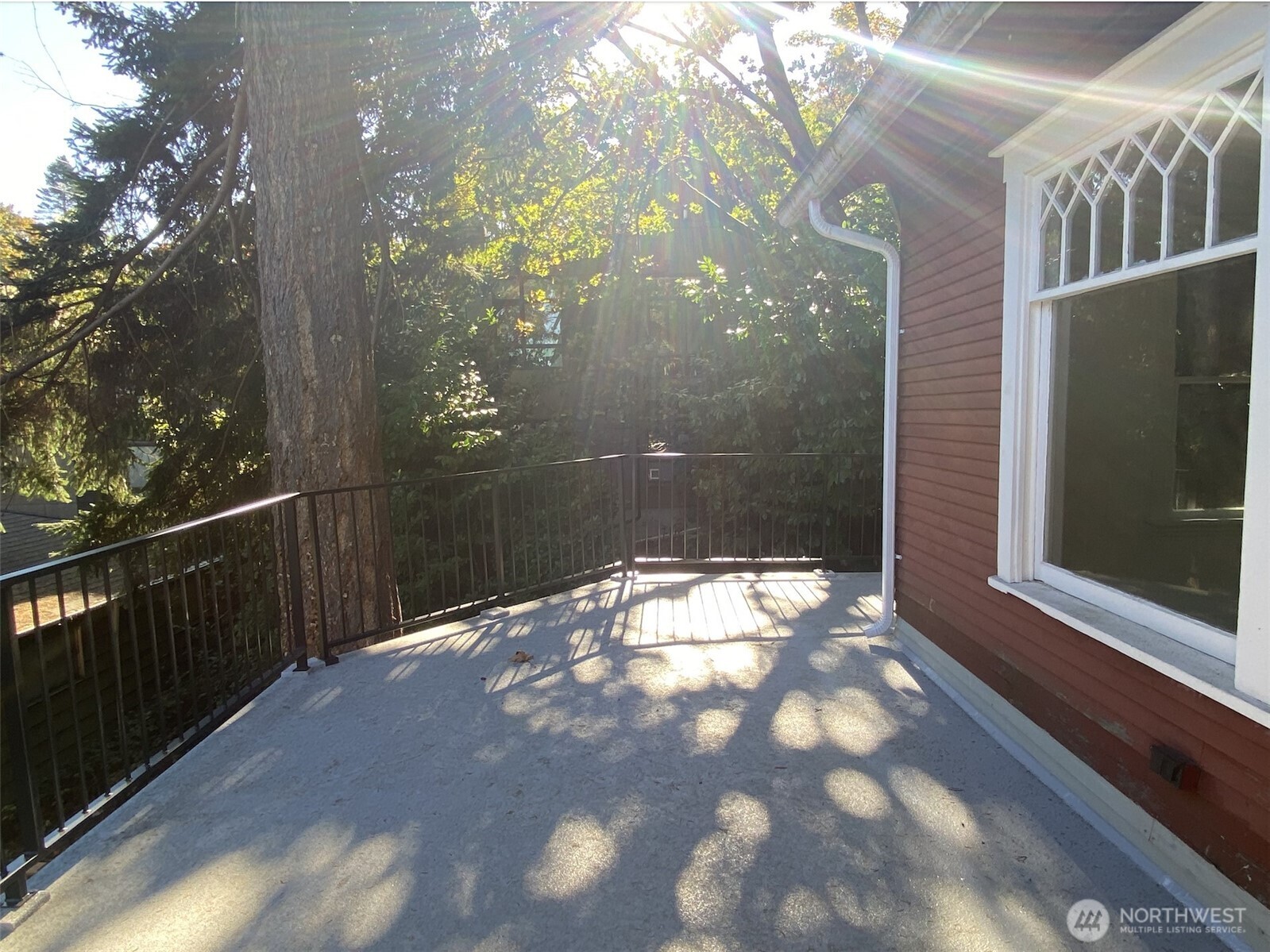 2611 3rd Avenue W, Seattle, WA 98119