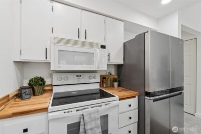 12505 NE 143rd Street #B303, Kirkland, WA 98034 - Photo 9