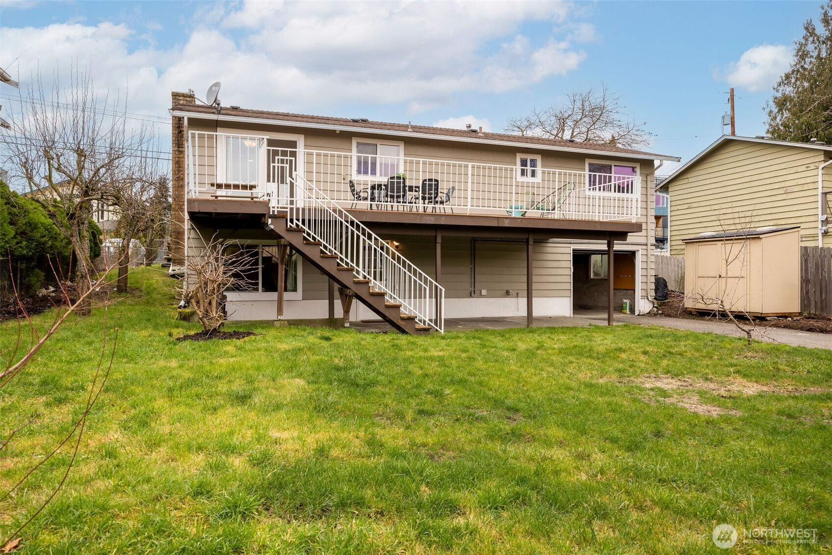 10020 18th Avenue SW, Seattle, WA 98146-3712