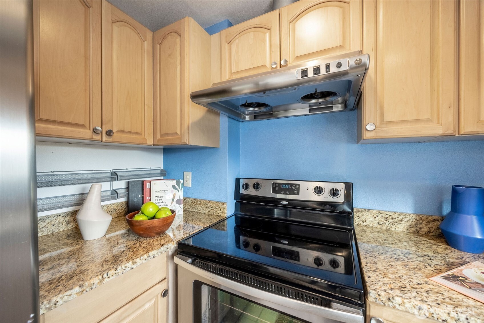 10020 18th Avenue SW, Seattle, WA 98146-3712