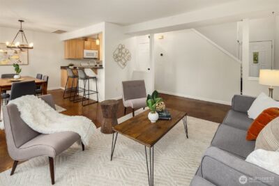 9253 Fremont Avenue N, Seattle, WA 98103 - Photo 13