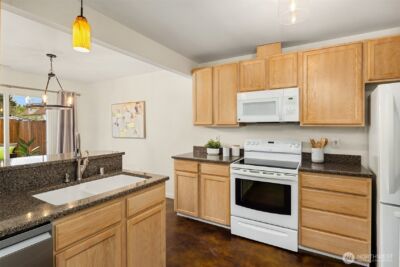 9253 Fremont Avenue N, Seattle, WA 98103 - Photo 10
