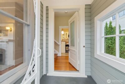 2016 14th Avenue W, Seattle, WA 98119 - Photo 3