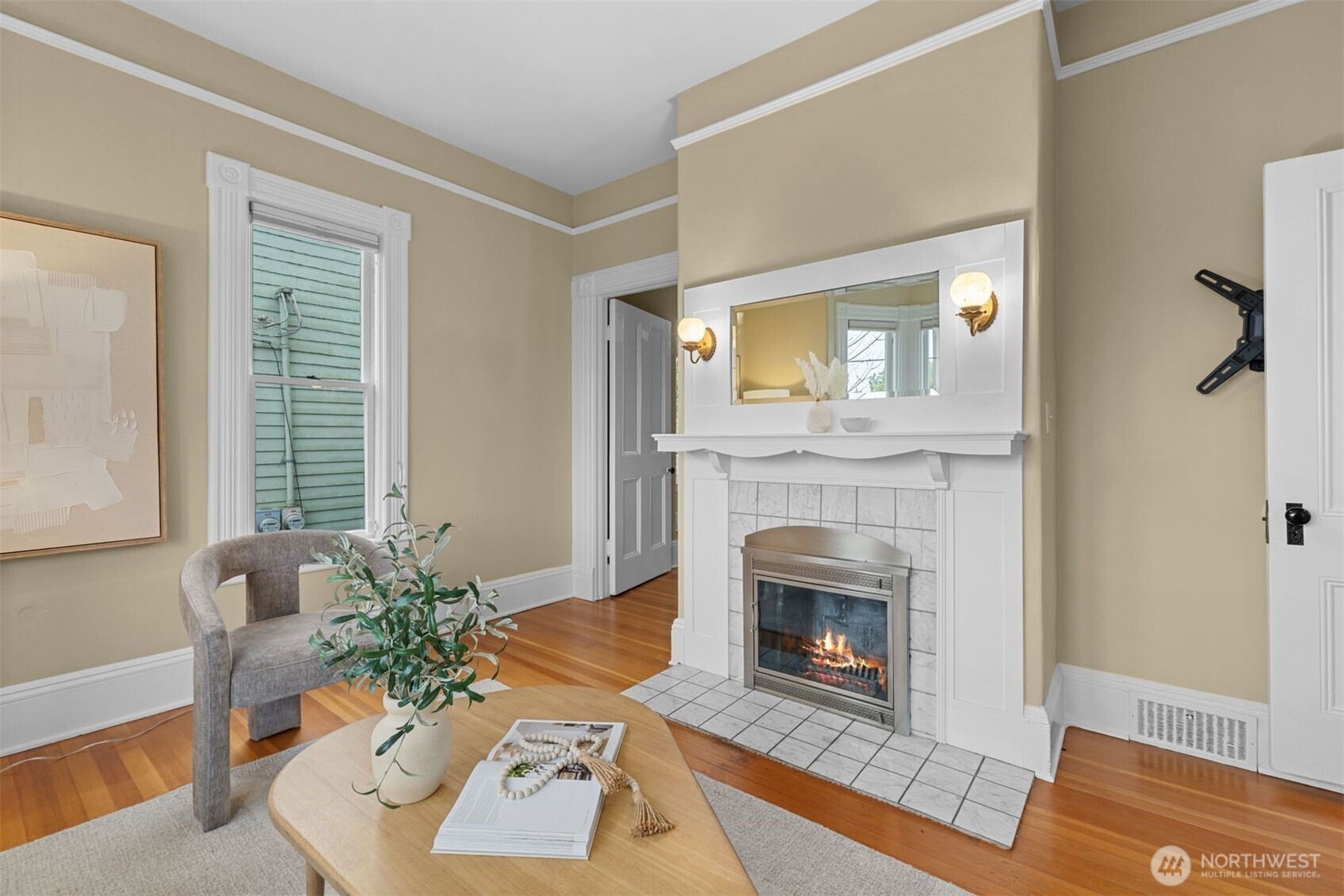 2016 14th Avenue W, Seattle, WA 98119