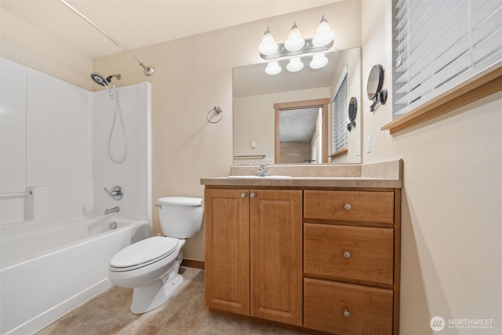 321 ROLLINGWOOD Road , Kelso, WA 98626