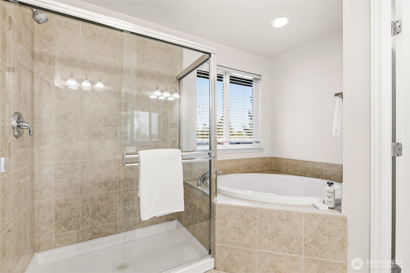 2017 NE 24th Place , Renton, WA 98056