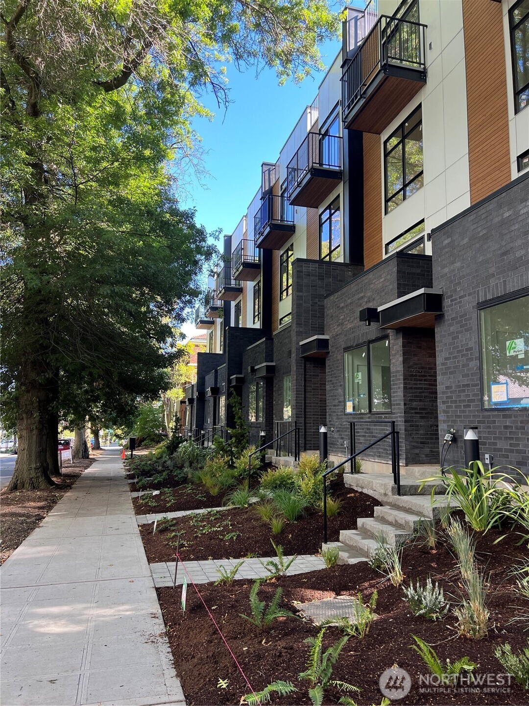 2108 1st Avenue N, Seattle, WA 98109