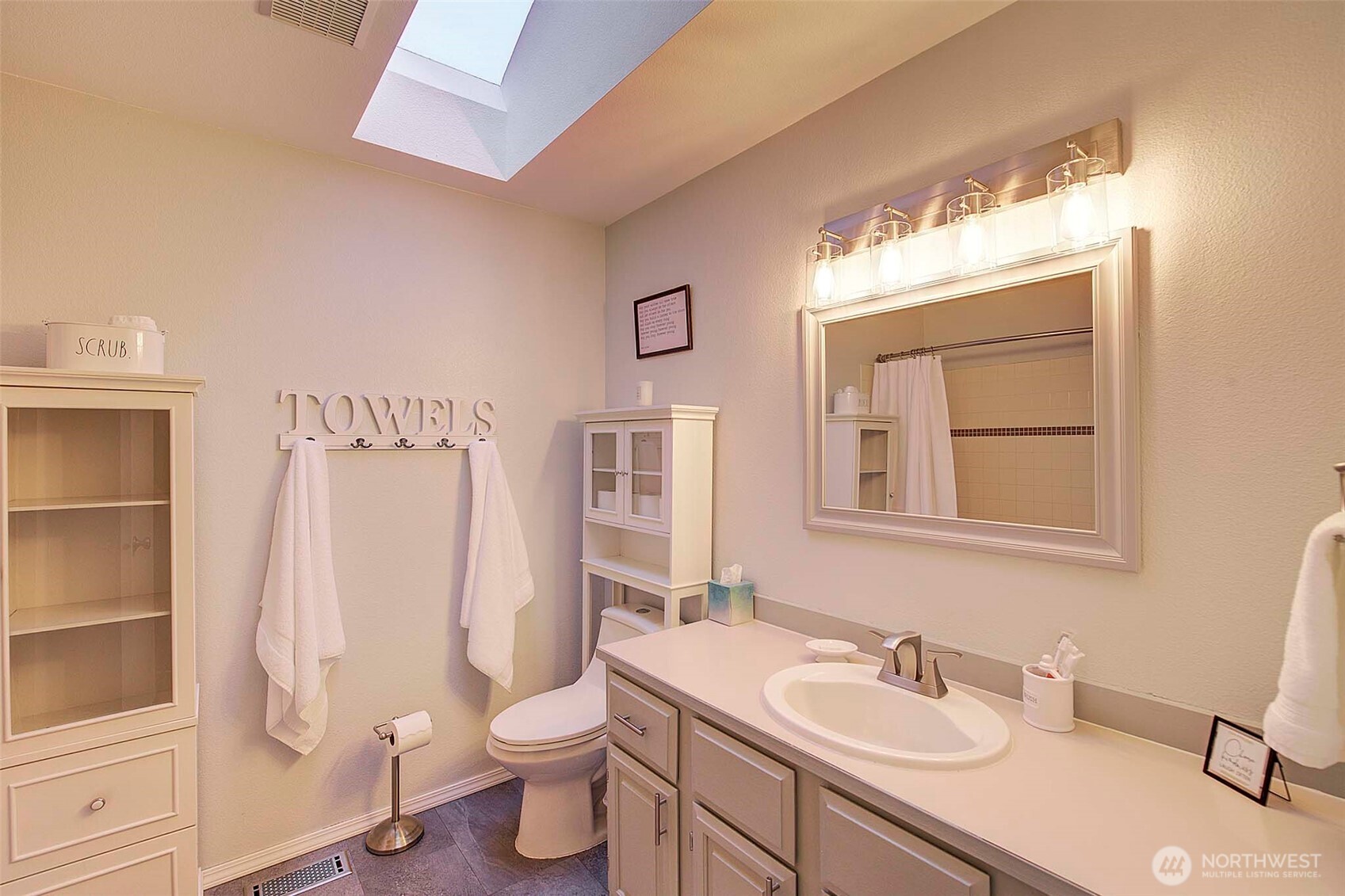 929 224th Avenue NE, Sammamish, WA 98074-6897