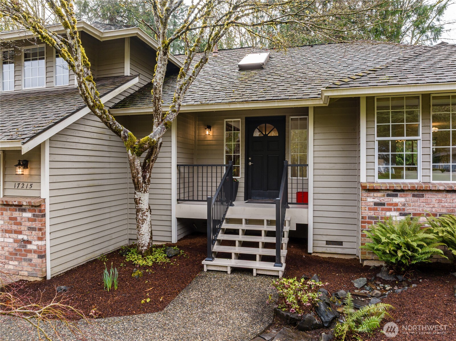 17215 NE 132nd Place , Redmond, WA 98052-2152