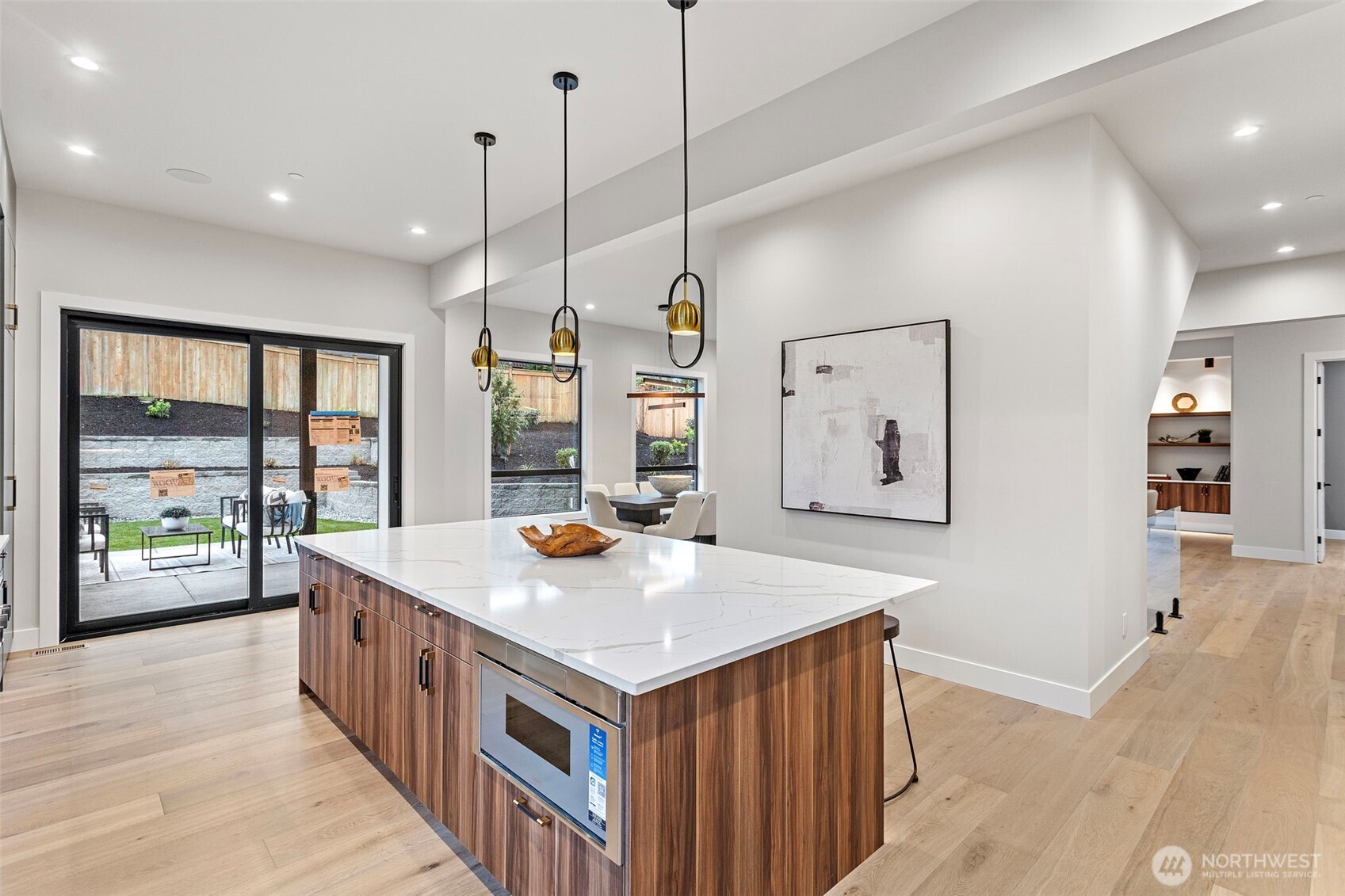 14 158th Place NE, Bellevue, WA 98008