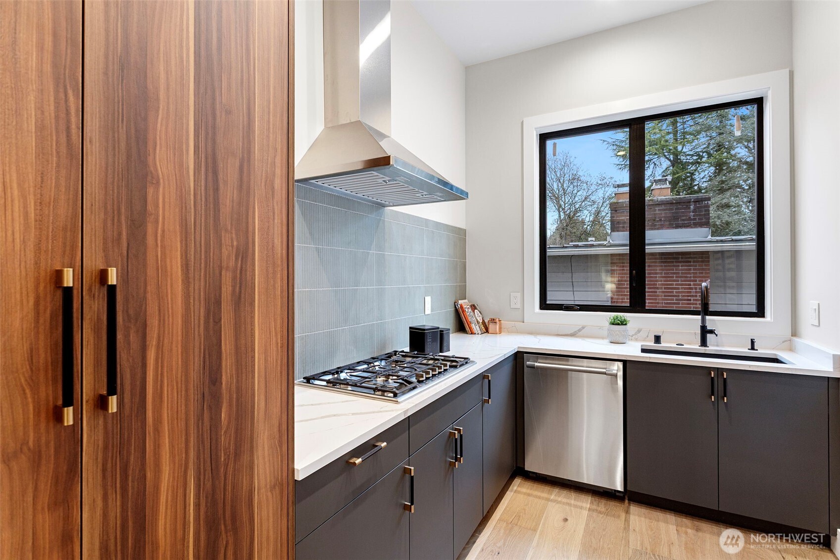 14 158th Place NE, Bellevue, WA 98008