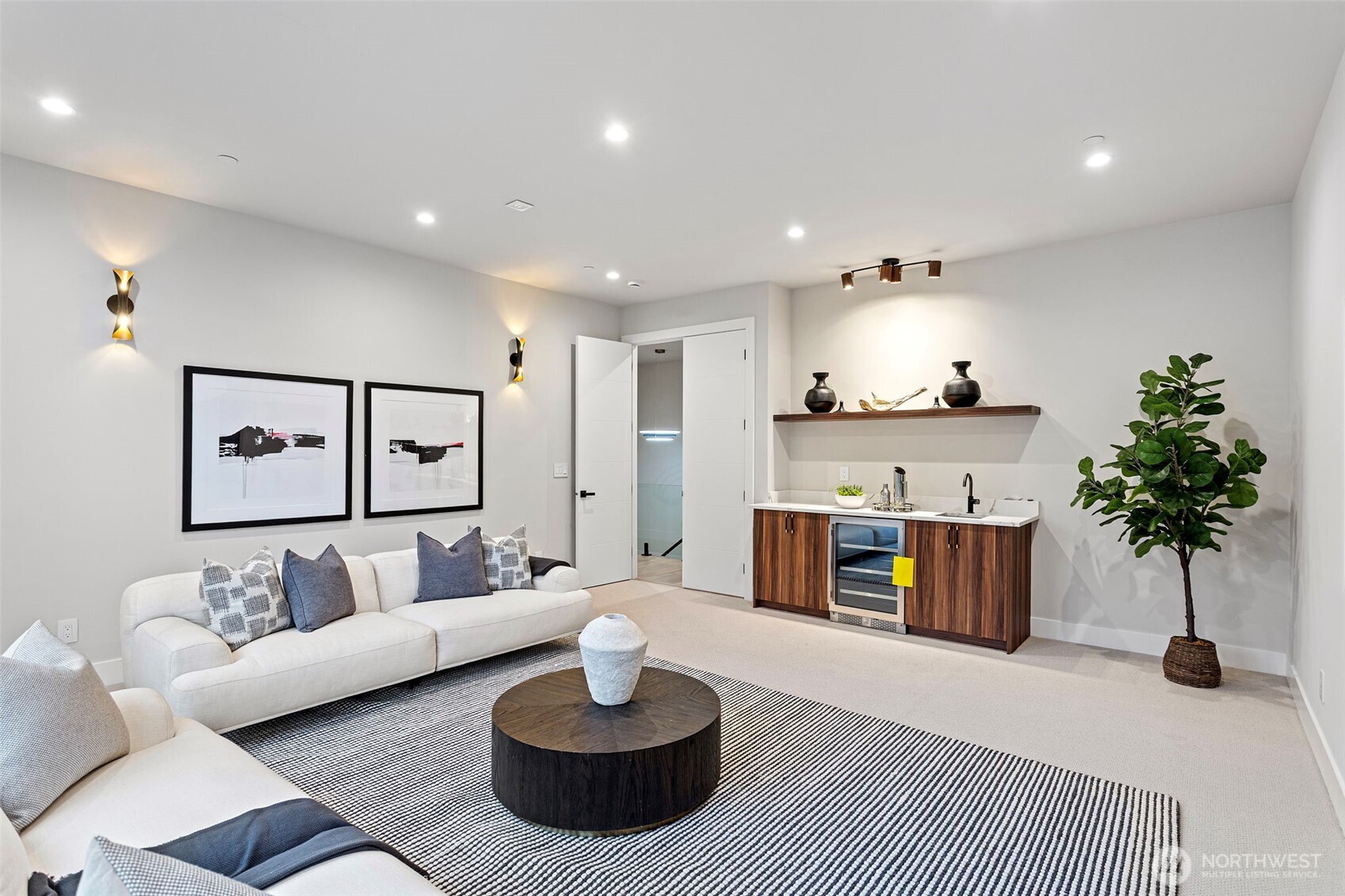 14 158th Place NE, Bellevue, WA 98008