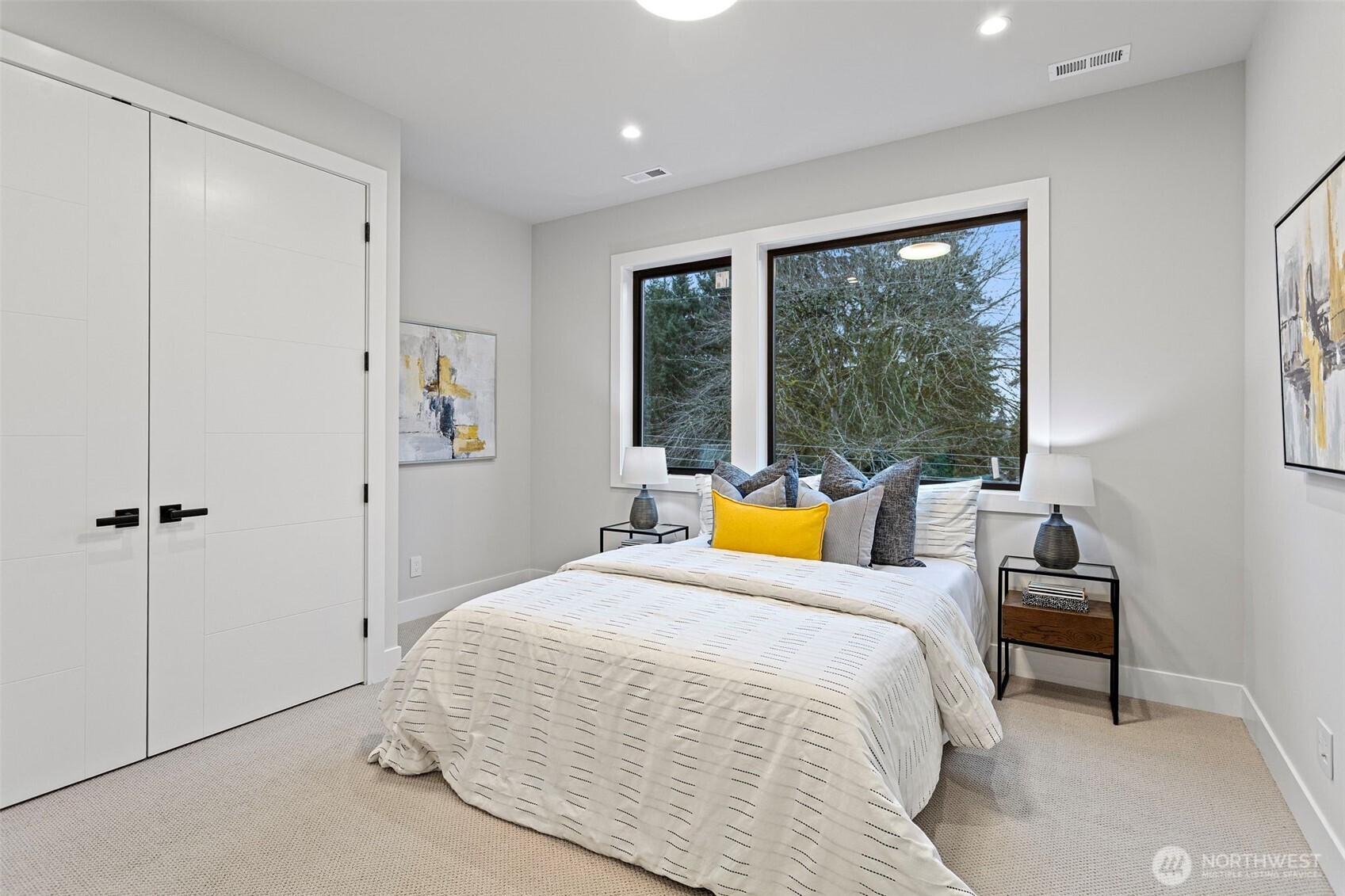 14 158th Place NE, Bellevue, WA 98008