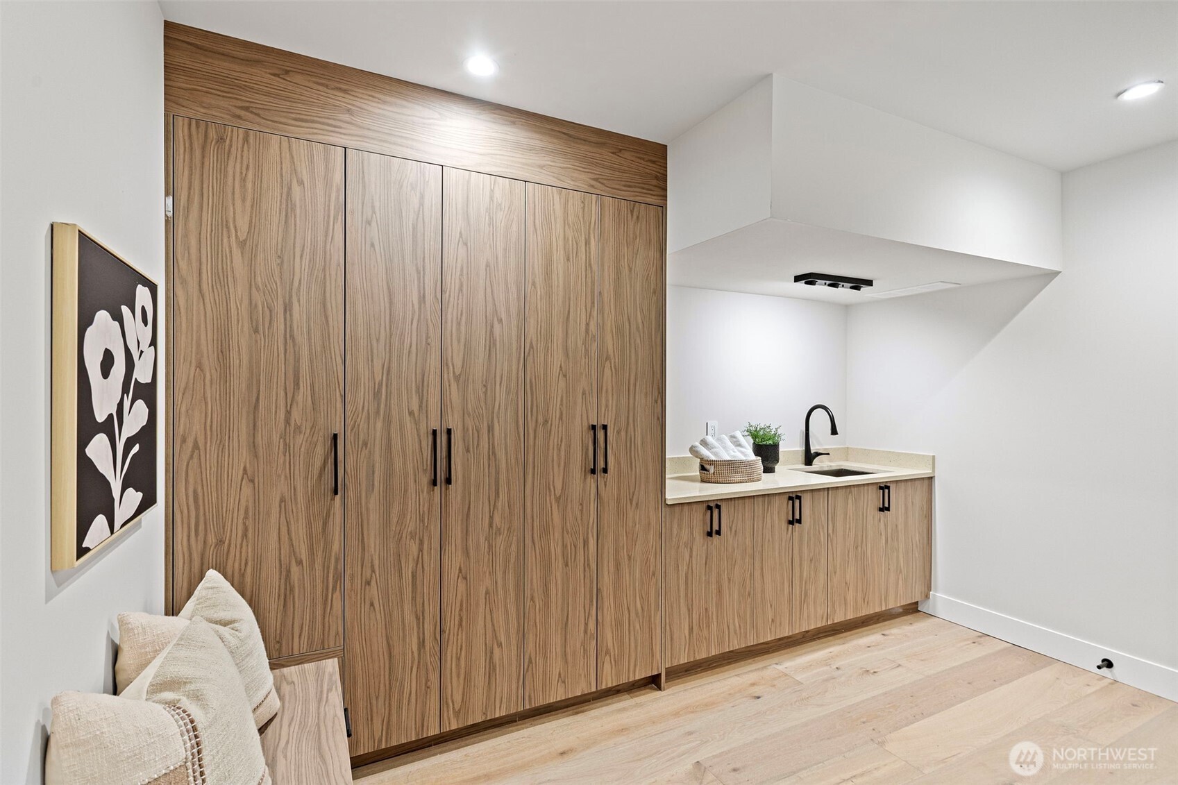 14 158th Place NE, Bellevue, WA 98008