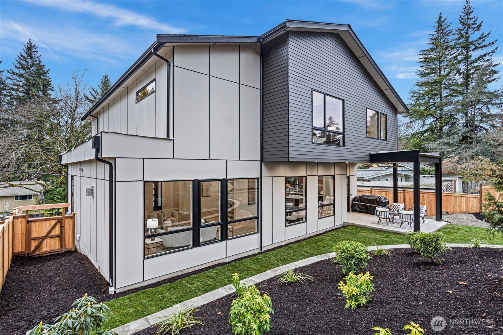 14 158th Place NE, Bellevue, WA 98008