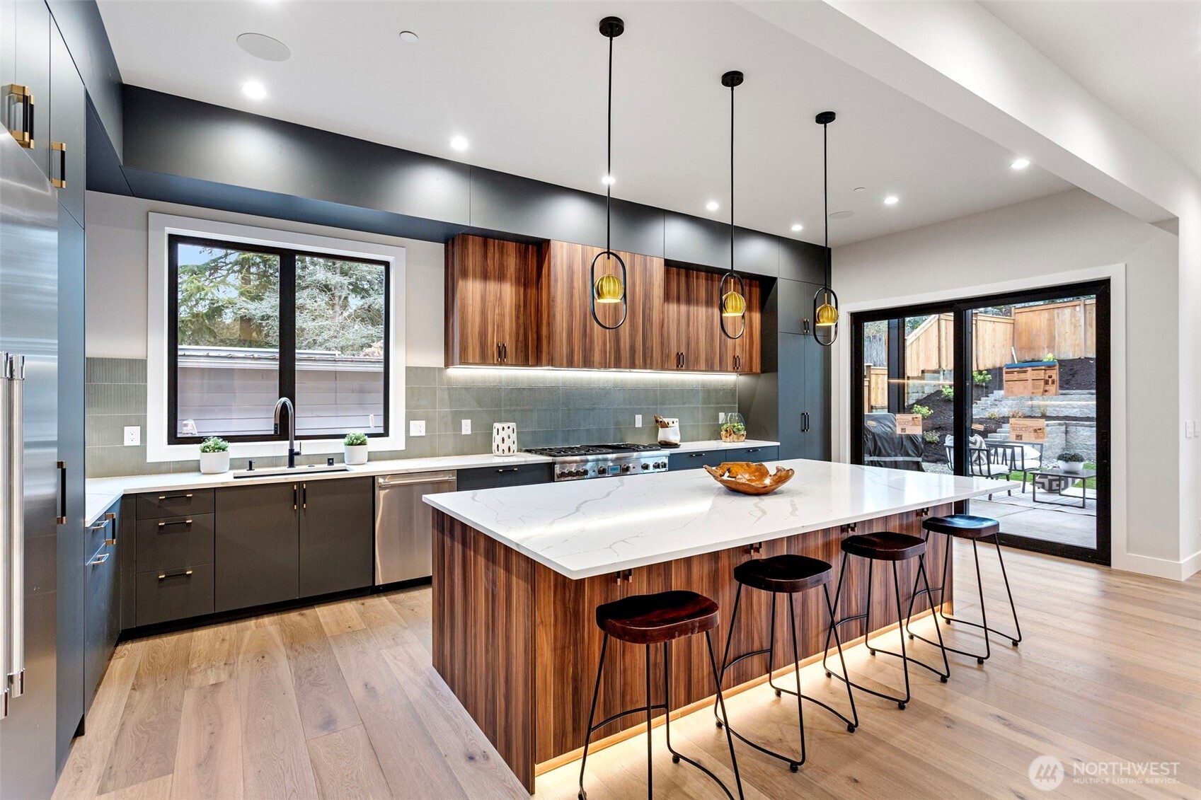 14 158th Place NE, Bellevue, WA 98008