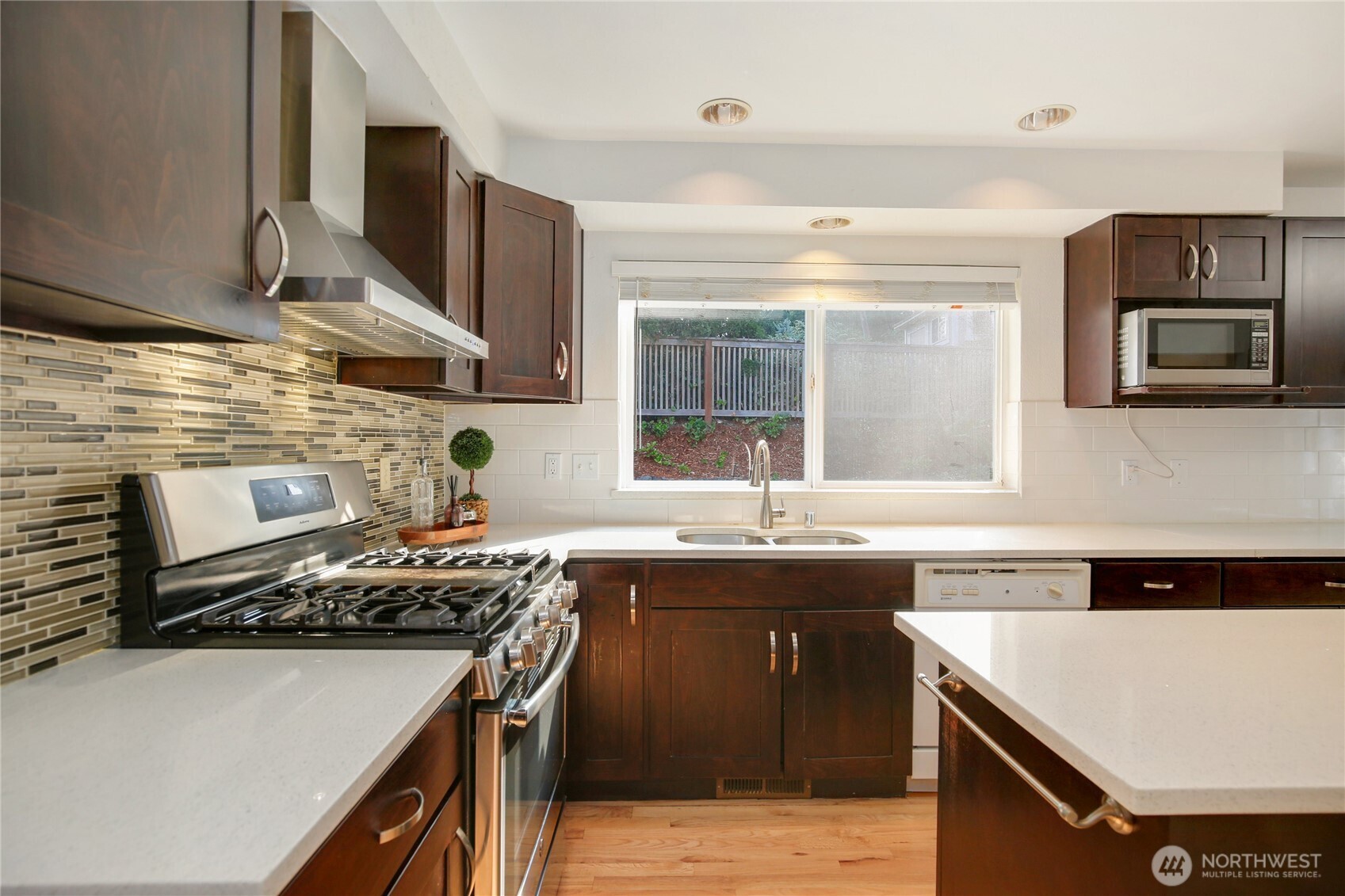 12698 Plateau Circle NW, Silverdale, WA 98383