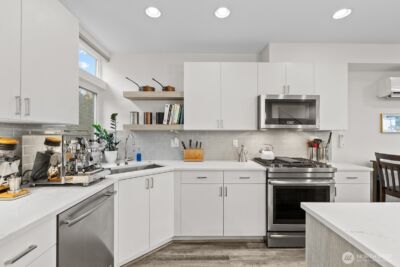 1422 E Cherry St , Seattle, WA 98122 - Photo 11