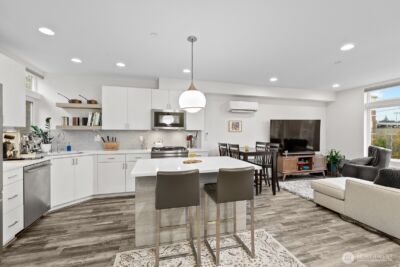 1422 E Cherry St , Seattle, WA 98122 - Photo 12