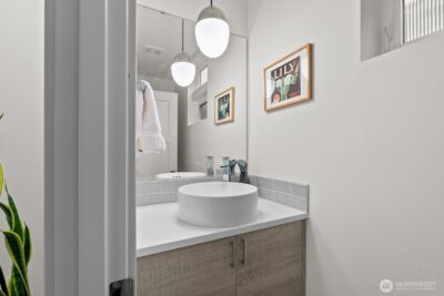 1422 E Cherry St , Seattle, WA 98122 - Photo 13