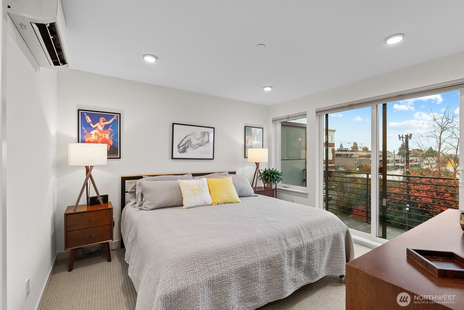 1422 E Cherry St , Seattle, WA 98122