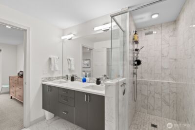 1422 E Cherry St , Seattle, WA 98122 - Photo 17