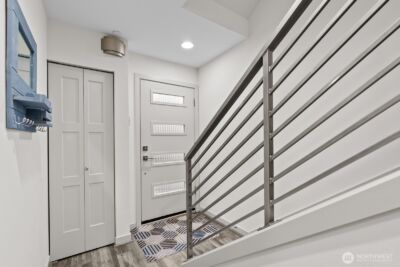 1422 E Cherry St , Seattle, WA 98122 - Photo 3