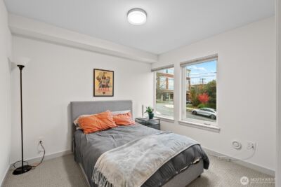 1422 E Cherry St , Seattle, WA 98122 - Photo 4