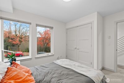 1422 E Cherry St , Seattle, WA 98122 - Photo 5