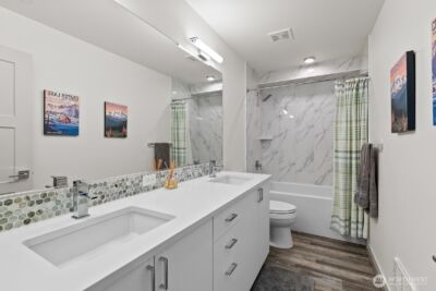 1422 E Cherry St , Seattle, WA 98122 - Photo 8