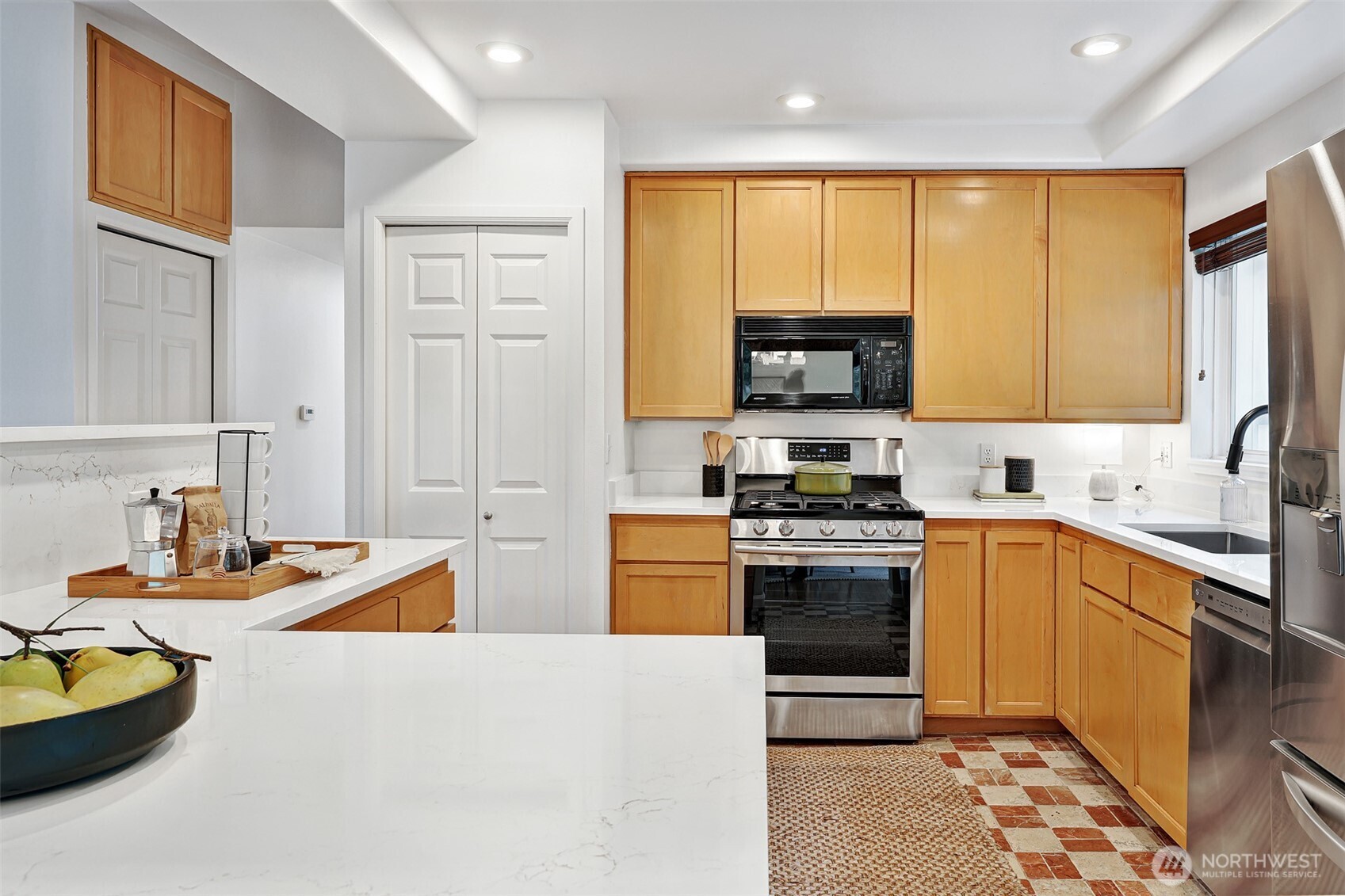 14627 SE Newport Way , Bellevue, WA 98006