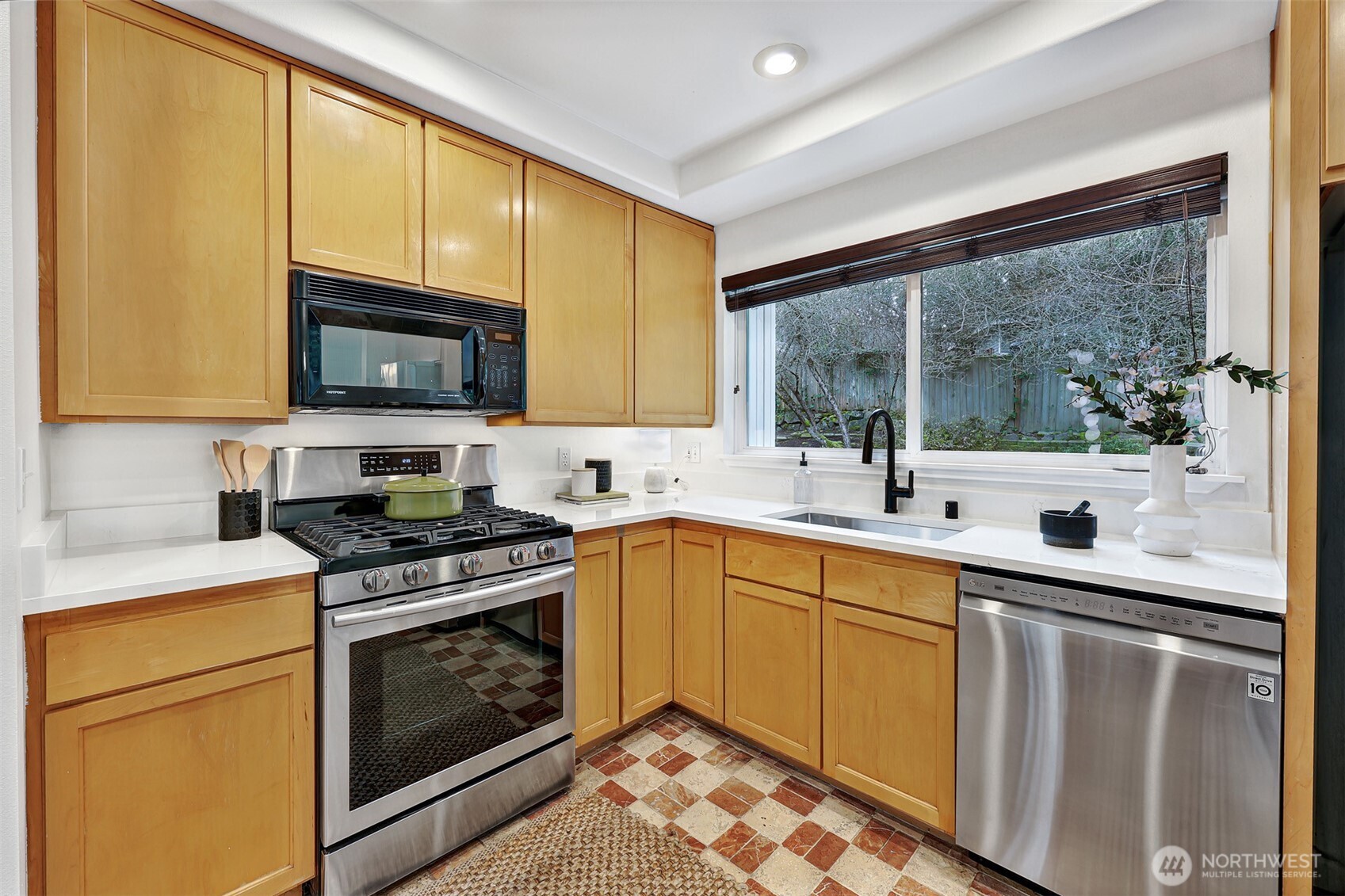 14627 SE Newport Way , Bellevue, WA 98006