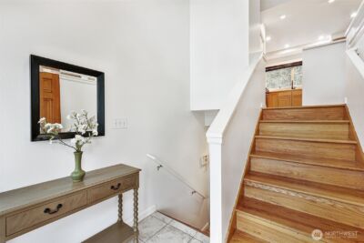 14627 SE Newport Way , Bellevue, WA 98006 - Photo 2