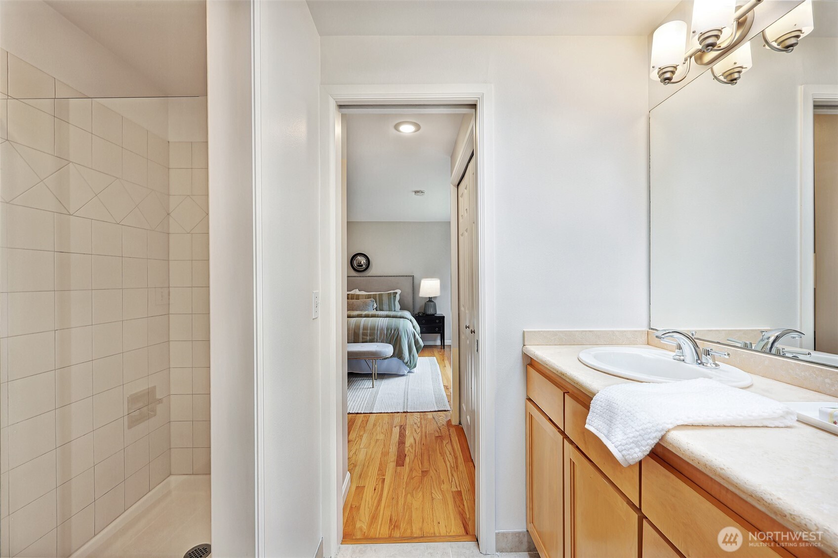 14627 SE Newport Way , Bellevue, WA 98006