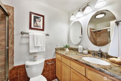 14627 SE Newport Way , Bellevue, WA 98006 - Photo 26