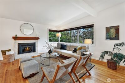 14627 SE Newport Way , Bellevue, WA 98006 - Photo 3