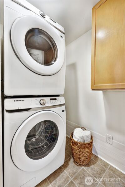 14627 SE Newport Way , Bellevue, WA 98006 - Photo 34