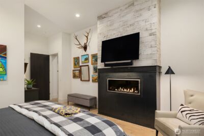 3743 W Commodore Way , Seattle, WA 98199 - Photo 19