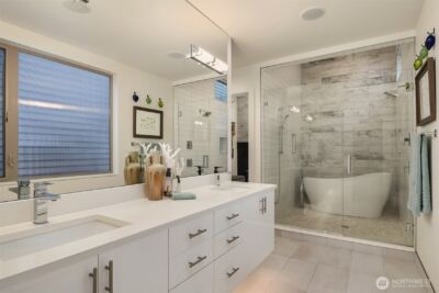 3743 W Commodore Way , Seattle, WA 98199 - Photo 20